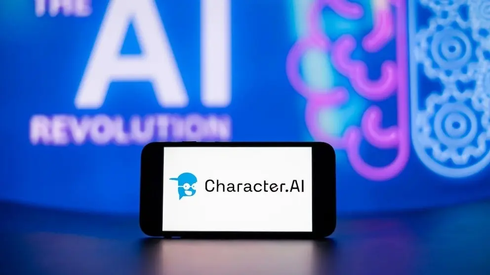 لوگوی Character.AI روی صفحه موبایل با نماد انقلاب هوش مصنوعی در پس‌زمینه