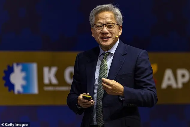 هرگونه تردید باقیمانده دربارهٔ وعدههای هوش مصنوعی باید با گزارش درآمد شگفتانگیز این هفته از تولیدکننده تراشه نوییدیا از بین رفته باشد. (عکس: جنسین هوانگ، مدیرعامل و رئیس نوییدیا)